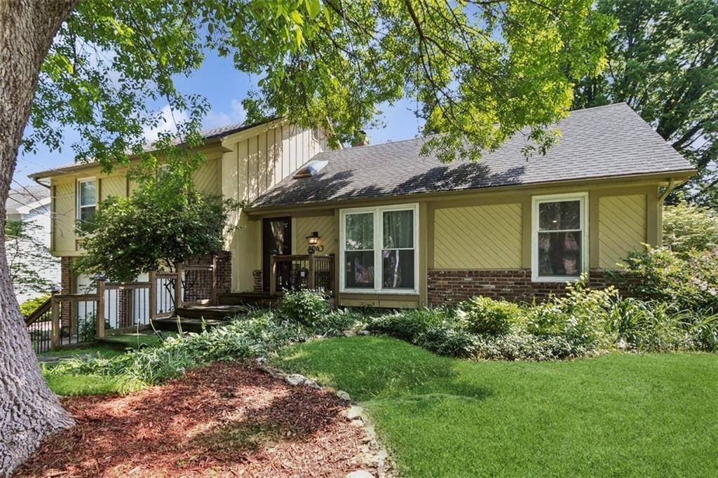 Lenexa, KS 66219,8943 Twilight LN