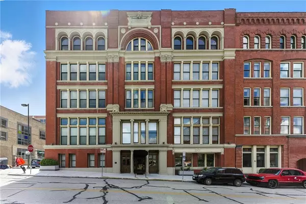 Kansas City, MO 64105,612 Central ST #206