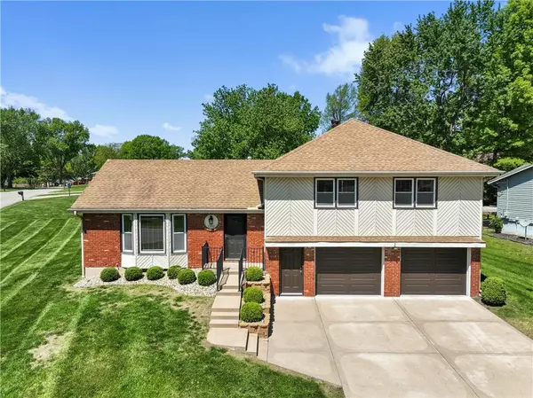 Gladstone, MO 64118,7300 N Woodland AVE