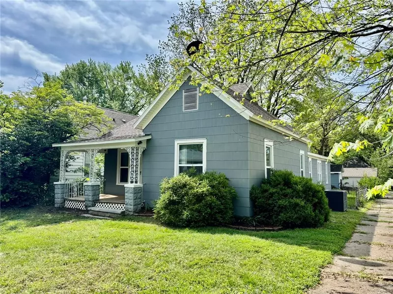 223 W Forest ST, Pittsburg, KS 66762