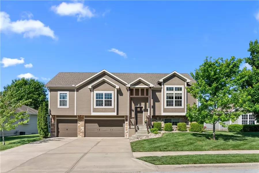 9301 SW 2nd ST, Blue Springs, MO 64064