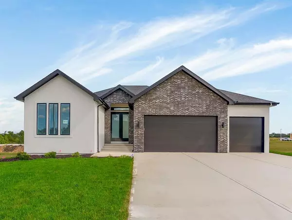 16751 S Fellows ST, Olathe, KS 66062
