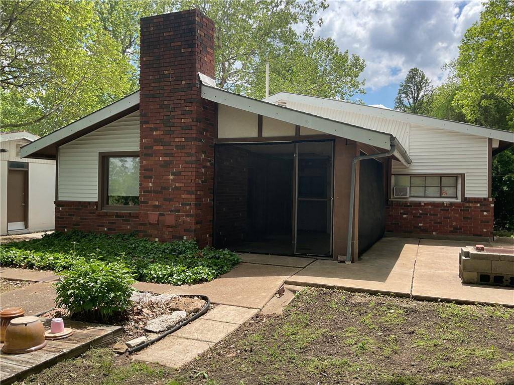 Chanute, KS 66720,602 E 15th ST