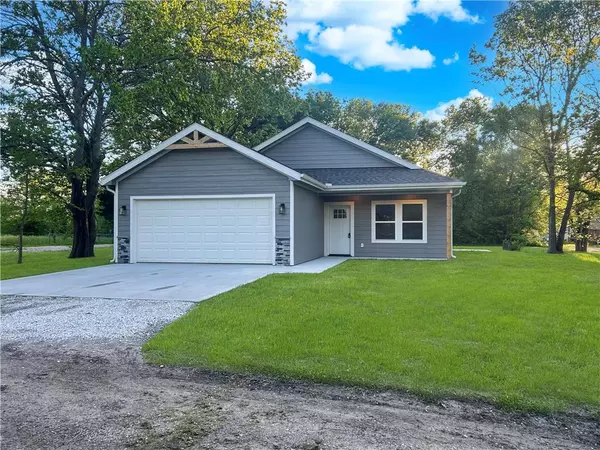 700 St. Charles ST, Holden, MO 64040