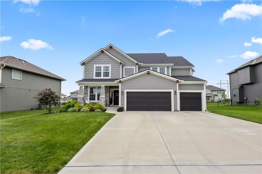 24315 W 58th PL, Shawnee, KS 66226