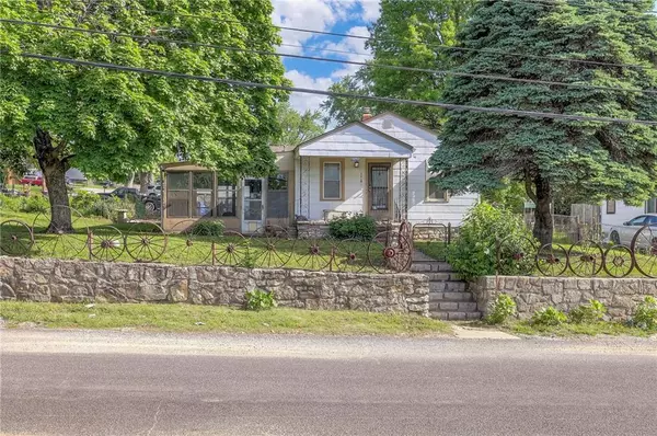 3618 County Line RD, Kansas City, KS 66106