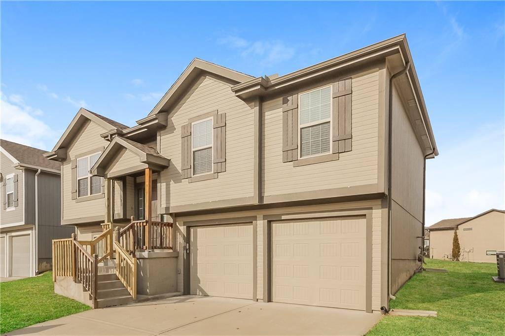 Raymore, MO 64083,106 Samantha ST