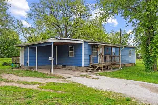 301 S Hickory ST, Cherryvale, KS 67335