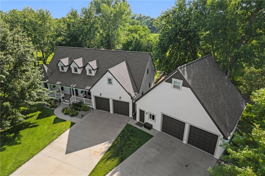 15869 150th ST, Bonner Springs, KS 66012