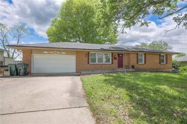 Gladstone, MO 64118,301 NW 73rd ST