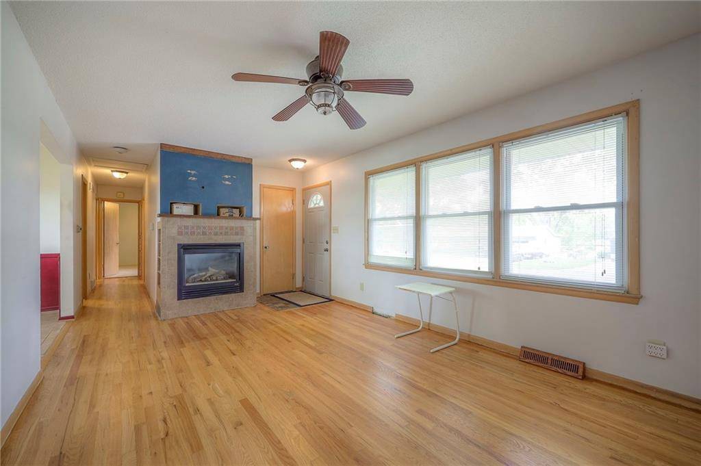 Gladstone, MO 64118,301 NW 73rd ST
