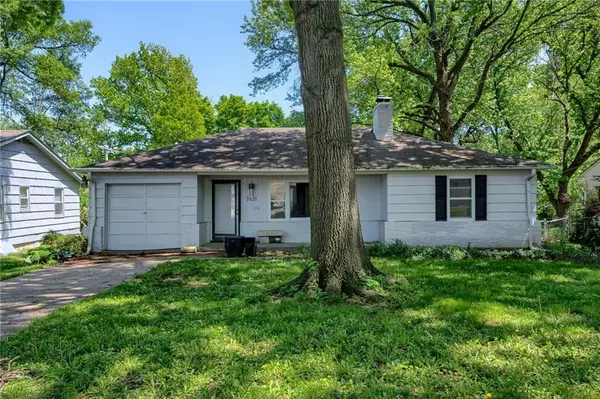 7631 Charlotte ST, Kansas City, MO 64131