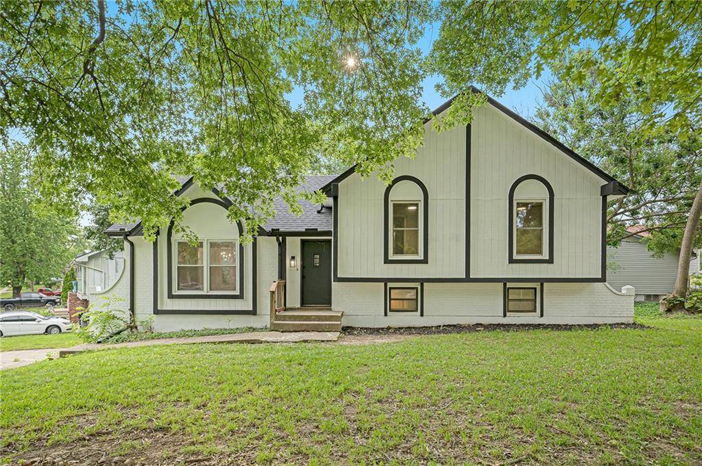 1917 N Concord RD, Independence, MO 64058