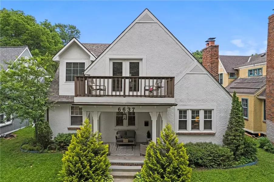 6637 Edgevale RD, Kansas City, MO 64113