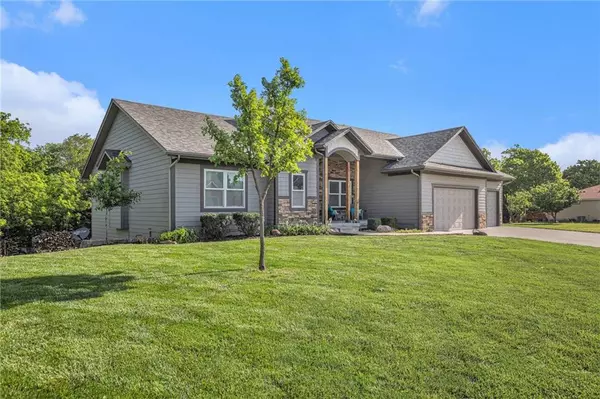 Eudora, KS 66025,1308 Greenbrier DR