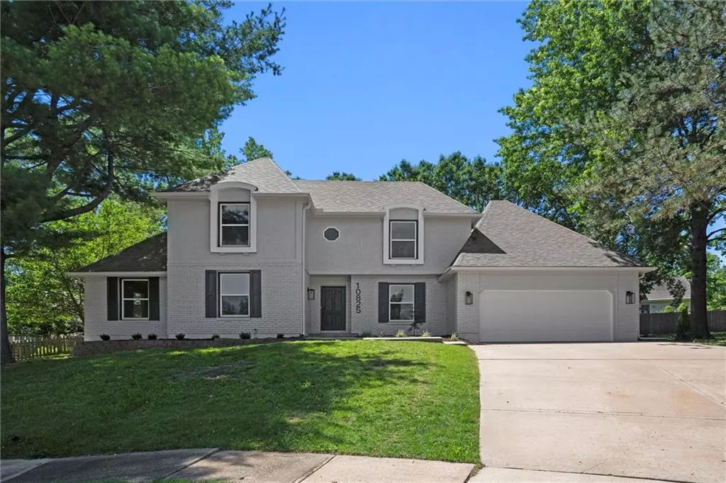Overland Park, KS 66210,10825 Cody ST