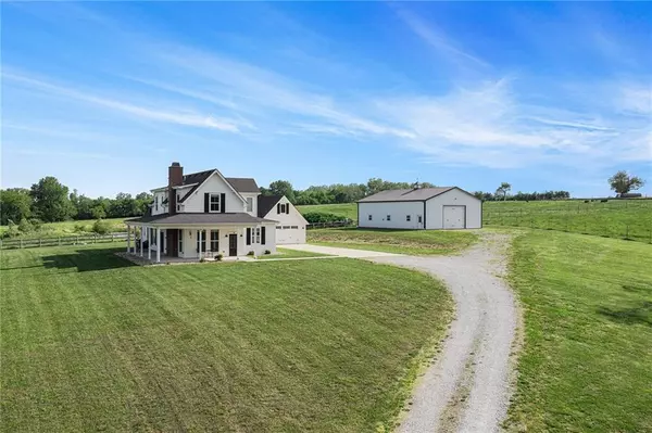 Holt, MO 64048,733 SE 208th ST