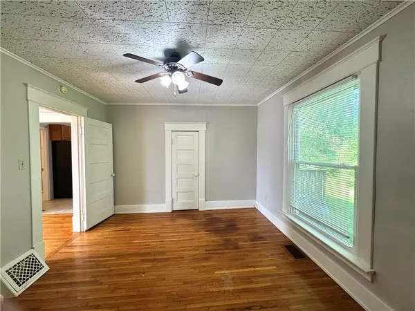 Maryville, MO 64468,421 W 7th ST