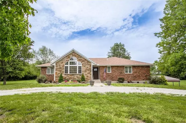 21207 E 289th ST, Harrisonville, MO 64701