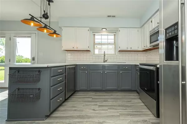 Pomona, KS 66076,3668 Colorado RD