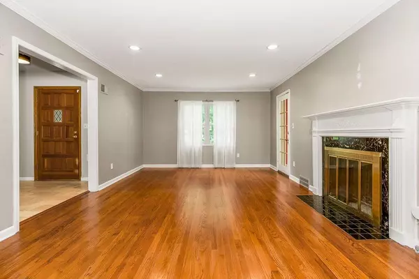 Kansas City, MO 64131,6733 Kenwood AVE