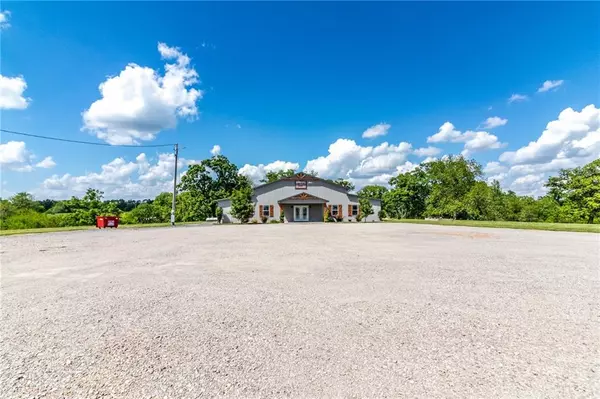 Windsor, MO 65360,653 NE 1200 RD