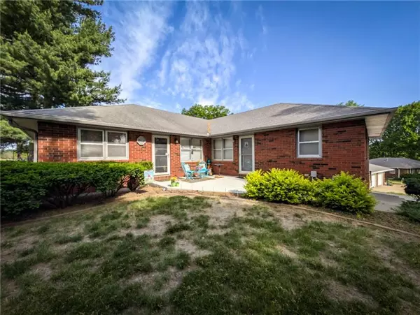 1618-1620 Wayne DR, St Joseph, MO 64506