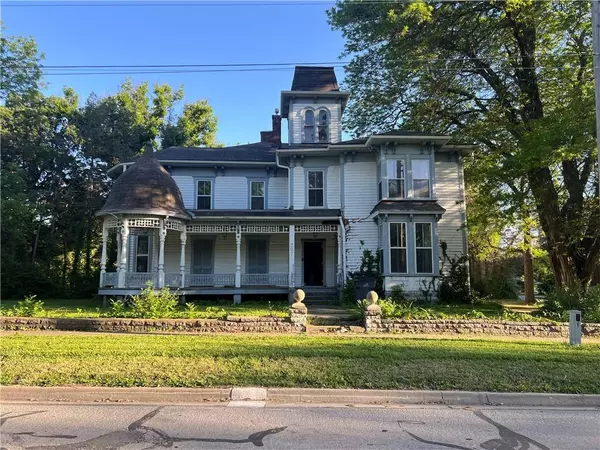 507 W Park ST, Olathe, KS 66061