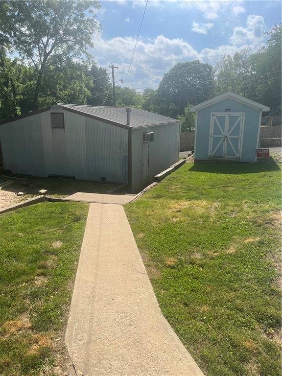 St Joseph, MO 64505,1808 Bellevue ST