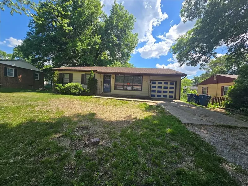 105 Melwood ST, Excelsior Springs, MO 64024