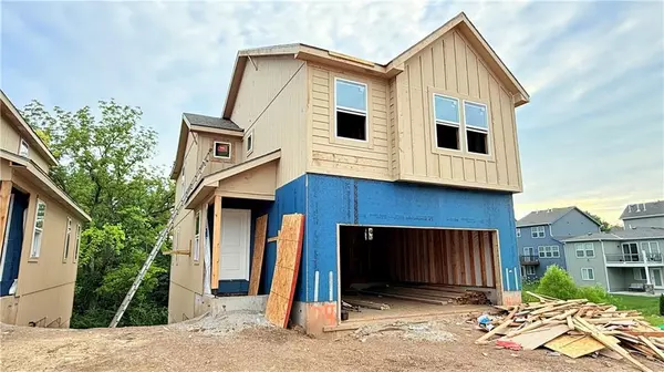 416 Hampstead DR, Raymore, MO 64083