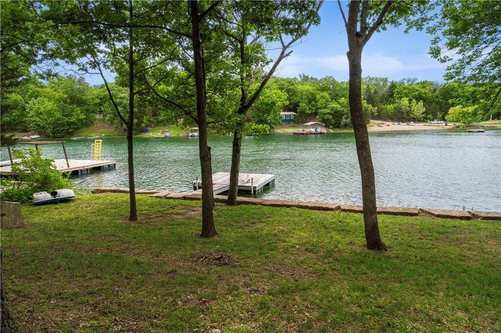 358 Lakeside DR, La Cygne, KS 66040