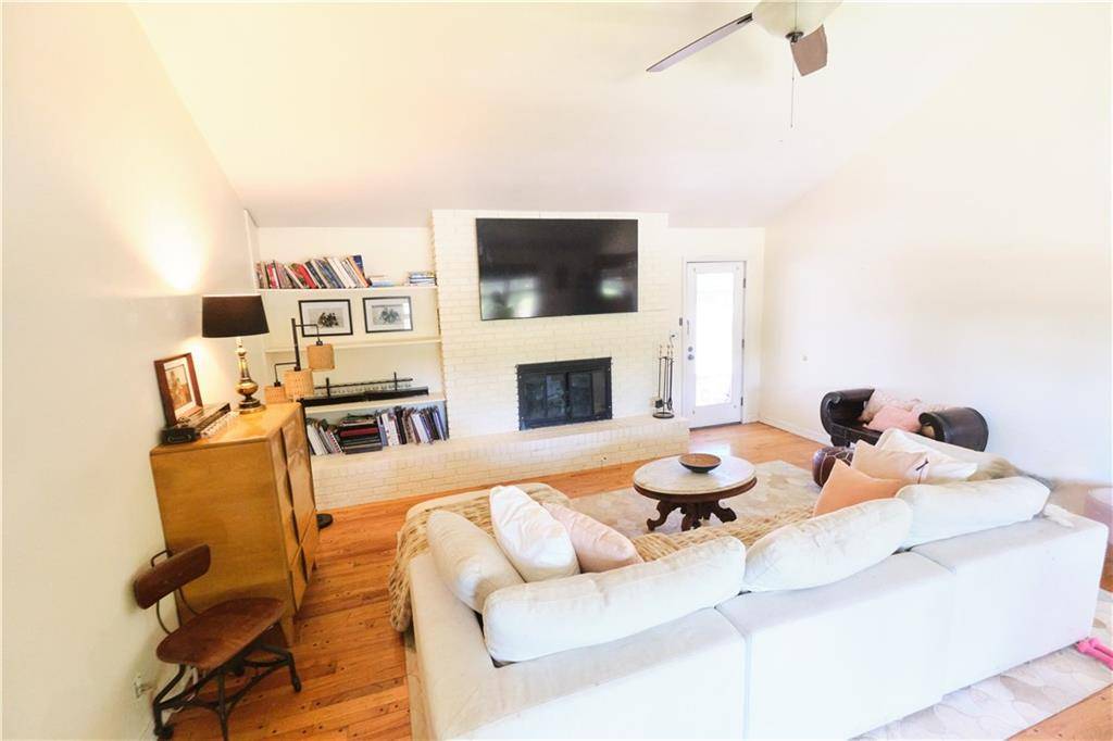Pittsburg, KS 66762,608 Sycamore LN