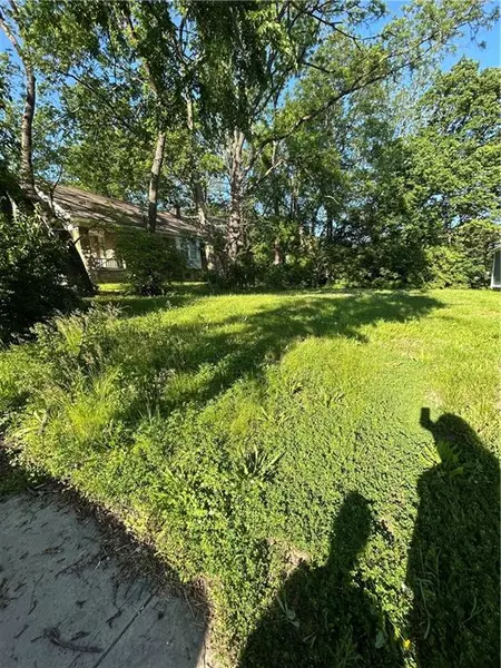 6821 Walrond AVE, Kansas City, MO 64132