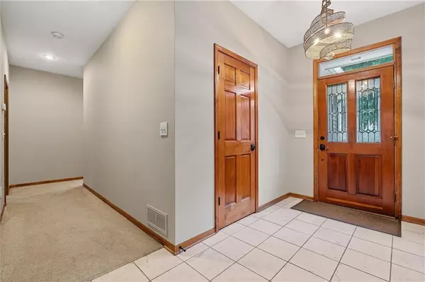 Liberty, MO 64068,1100 White Oak LN
