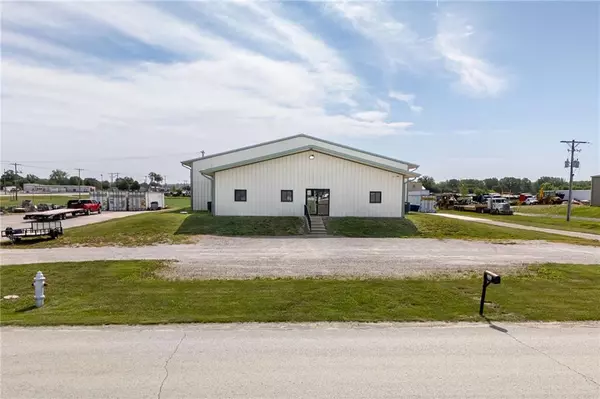 801 Woodsdale RD, Elwood, KS 66024