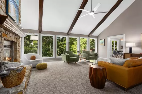 Parkville, MO 64152,5220 NW Bluff DR