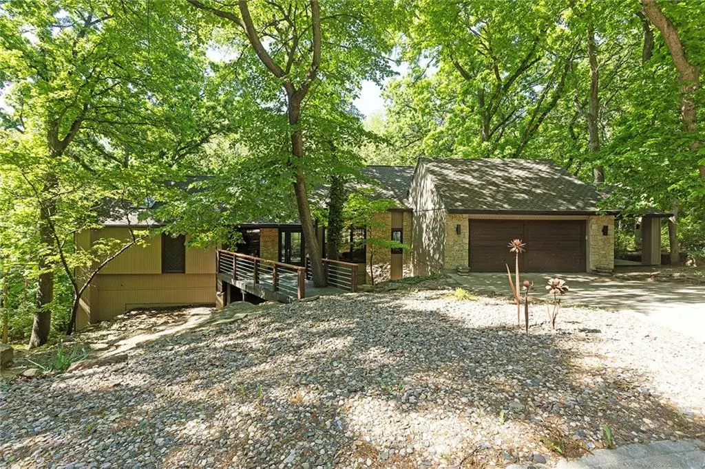 Parkville, MO 64152,5220 NW Bluff DR