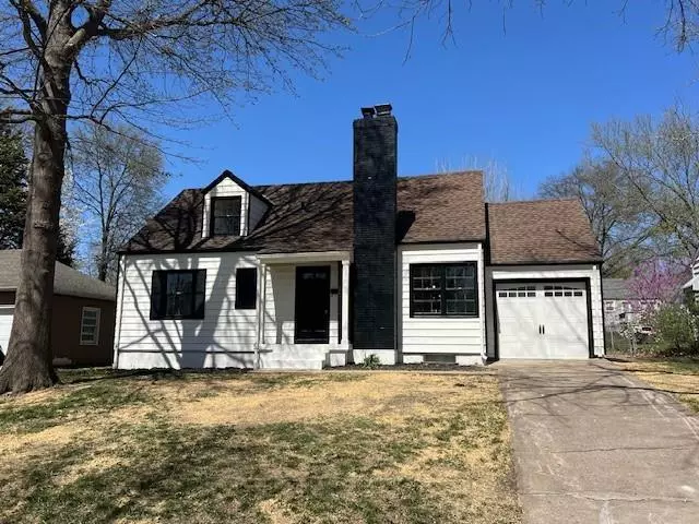 1420 W Scott PL, Independence, MO 64052