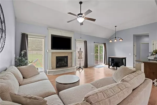 Liberty, MO 64068,1523 Honeysuckle DR