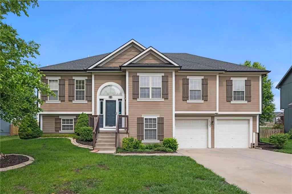 Liberty, MO 64068,1523 Honeysuckle DR