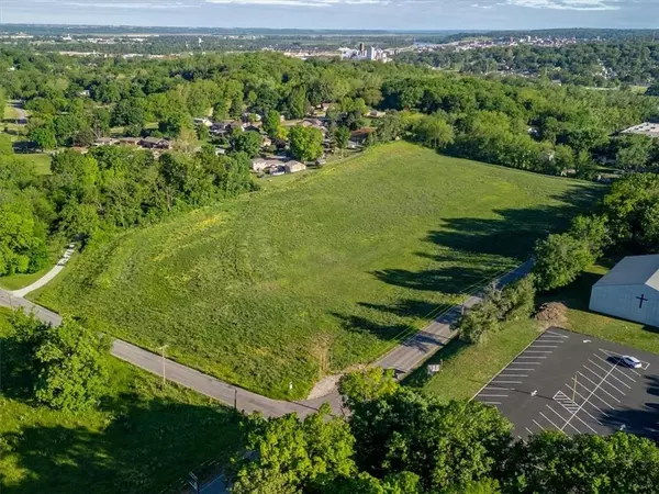 St Joseph, MO 64503,S 22nd ST