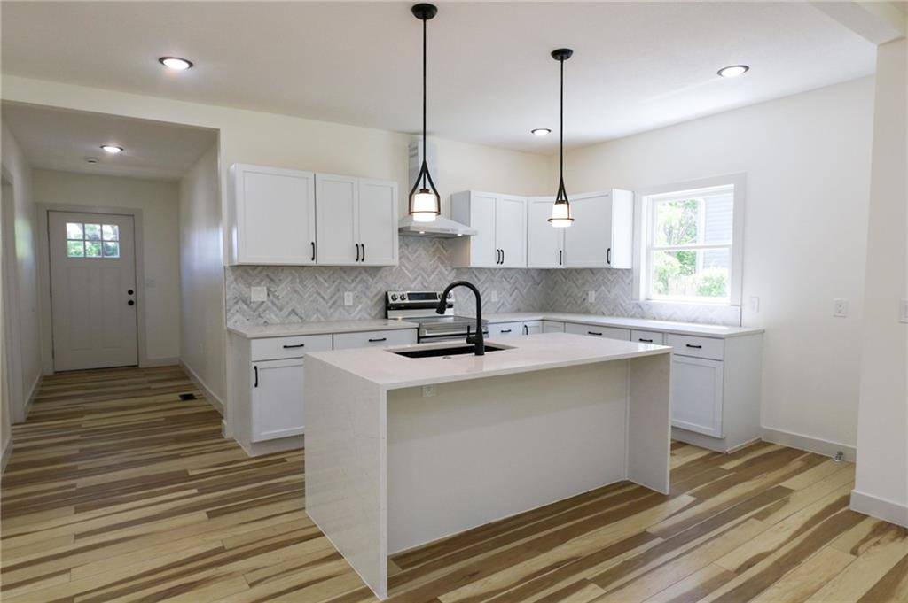 Emporia, KS 66801,1124 Congress ST