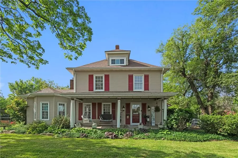 2701 E Elm ST, Harrisonville, MO 64701