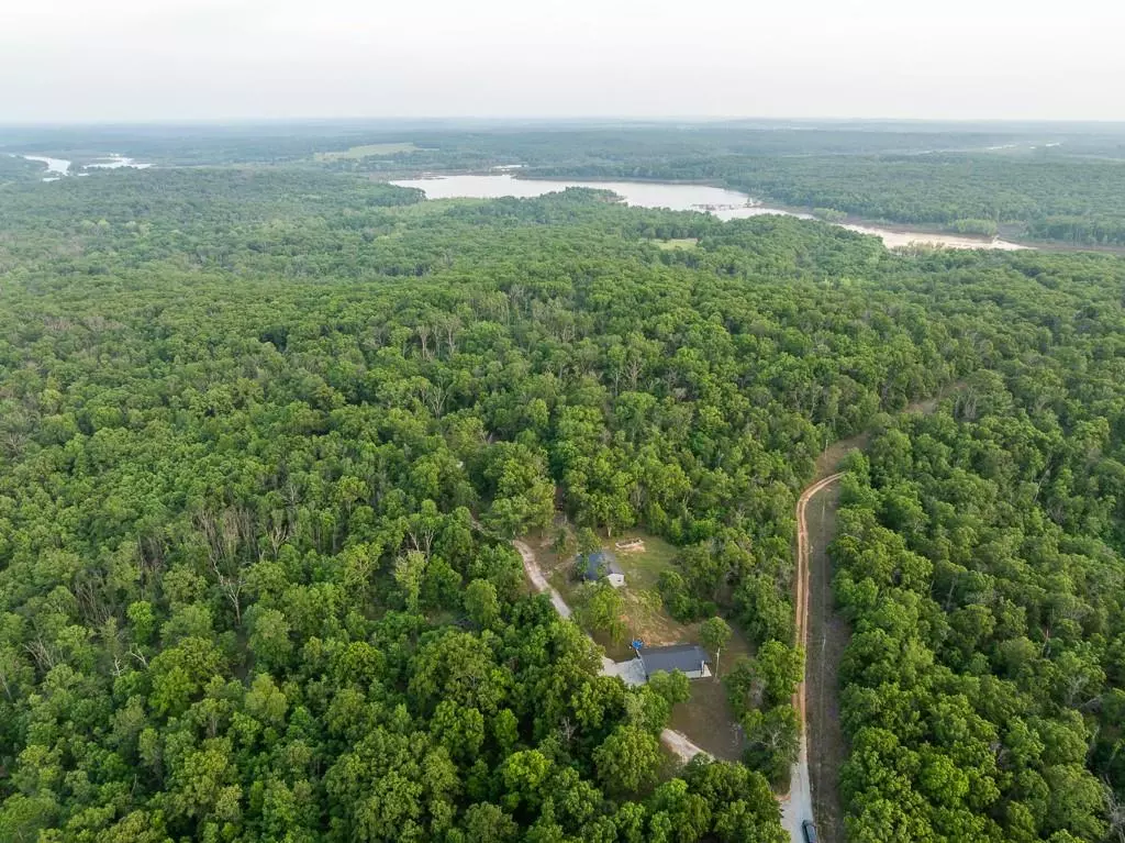 Osceola, MO 64776,1104 NE 75 RD