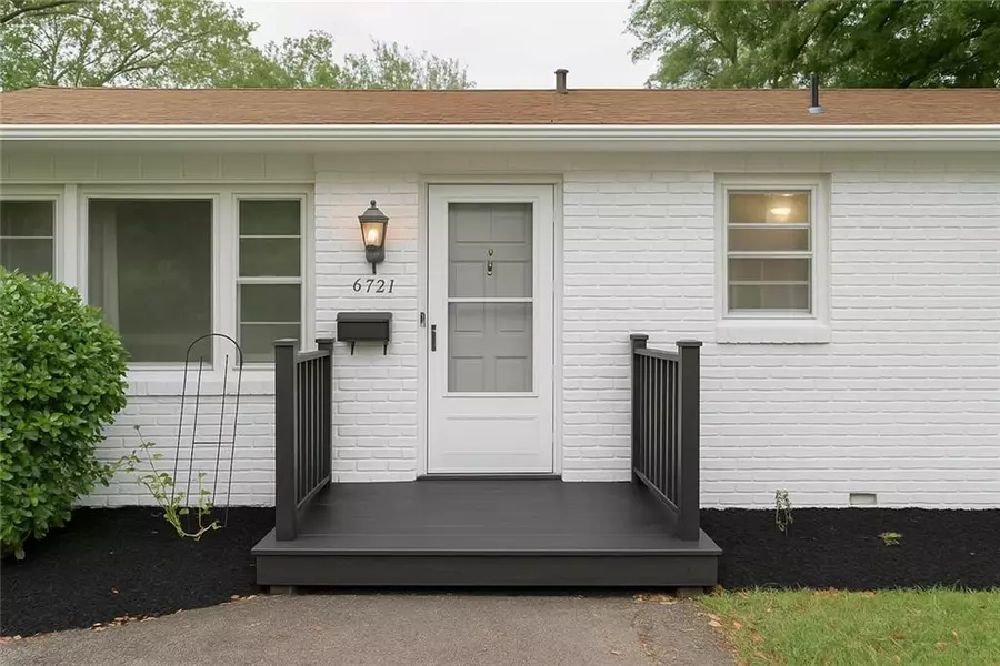 6721 Larsen LN, Shawnee, KS 66203