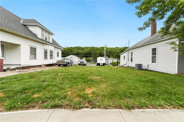 St Joseph, MO 64505,3121 & 3119 Saint Joseph AVE