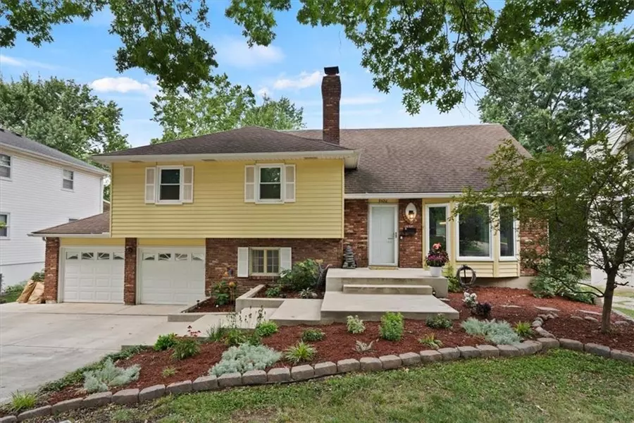 9520 Lamar AVE, Overland Park, KS 66207