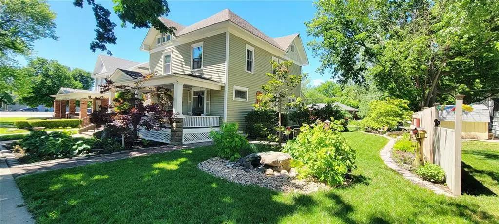 410 E Madison AVE, Iola, KS 66749
