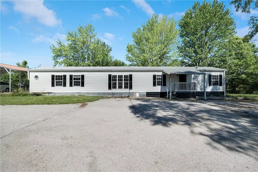 1910 N Vista ST, Independence, MO 64058